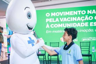 Ze Gotinha em acao no Balcao News