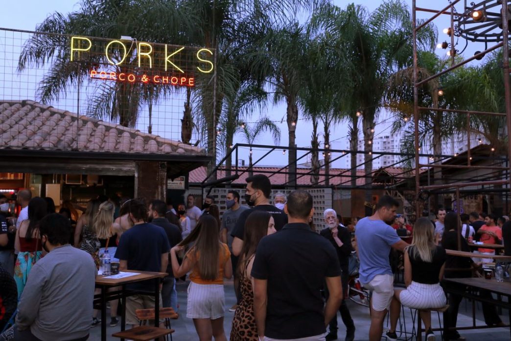 Porks Castelo vai de Charlie Brown