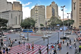 Praca Sete tera paineis luminosos 11 3 25 Balcao News Breno Pataro