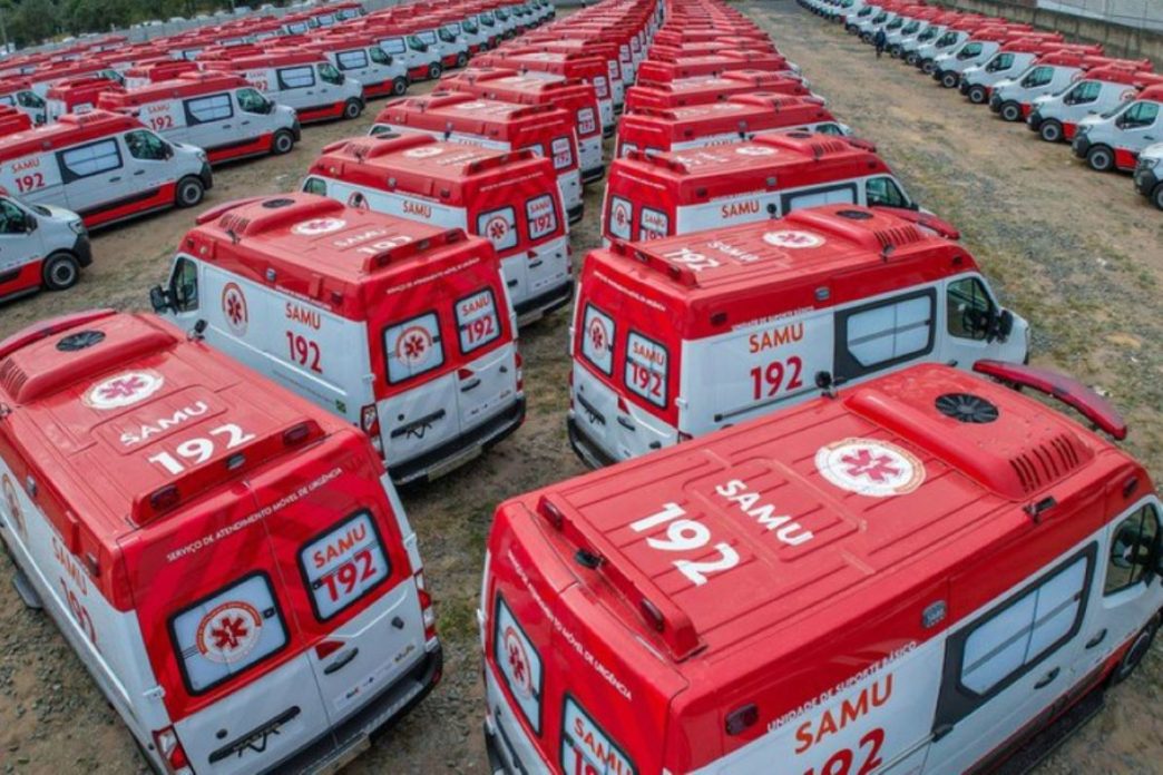 ambulancias entregues ao governo de Minas