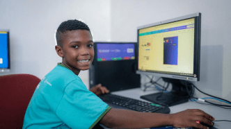 ESCOLAS INTERNET pETER nEYLON MCom