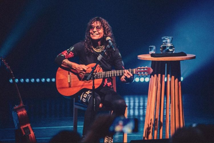 Luiz Caldas traz “Voz e Violão” a BH em noite única