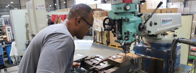 Brasil cria 85 mil empregos formais em abril
