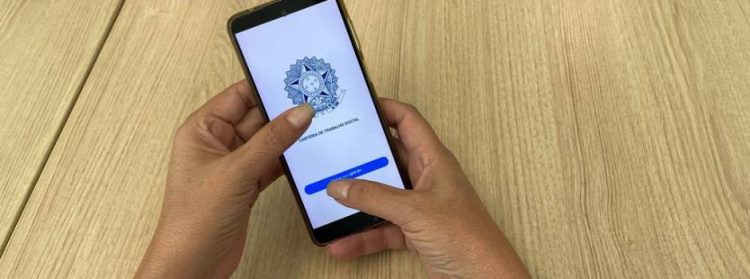 Emprego em Minas desacelera 76% em abril, aponta Caged