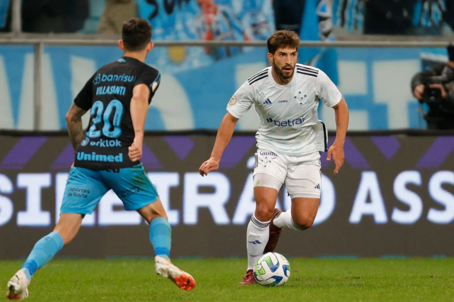 Cruzeiro perde para o Gremio em Porto Alegre Balcao News