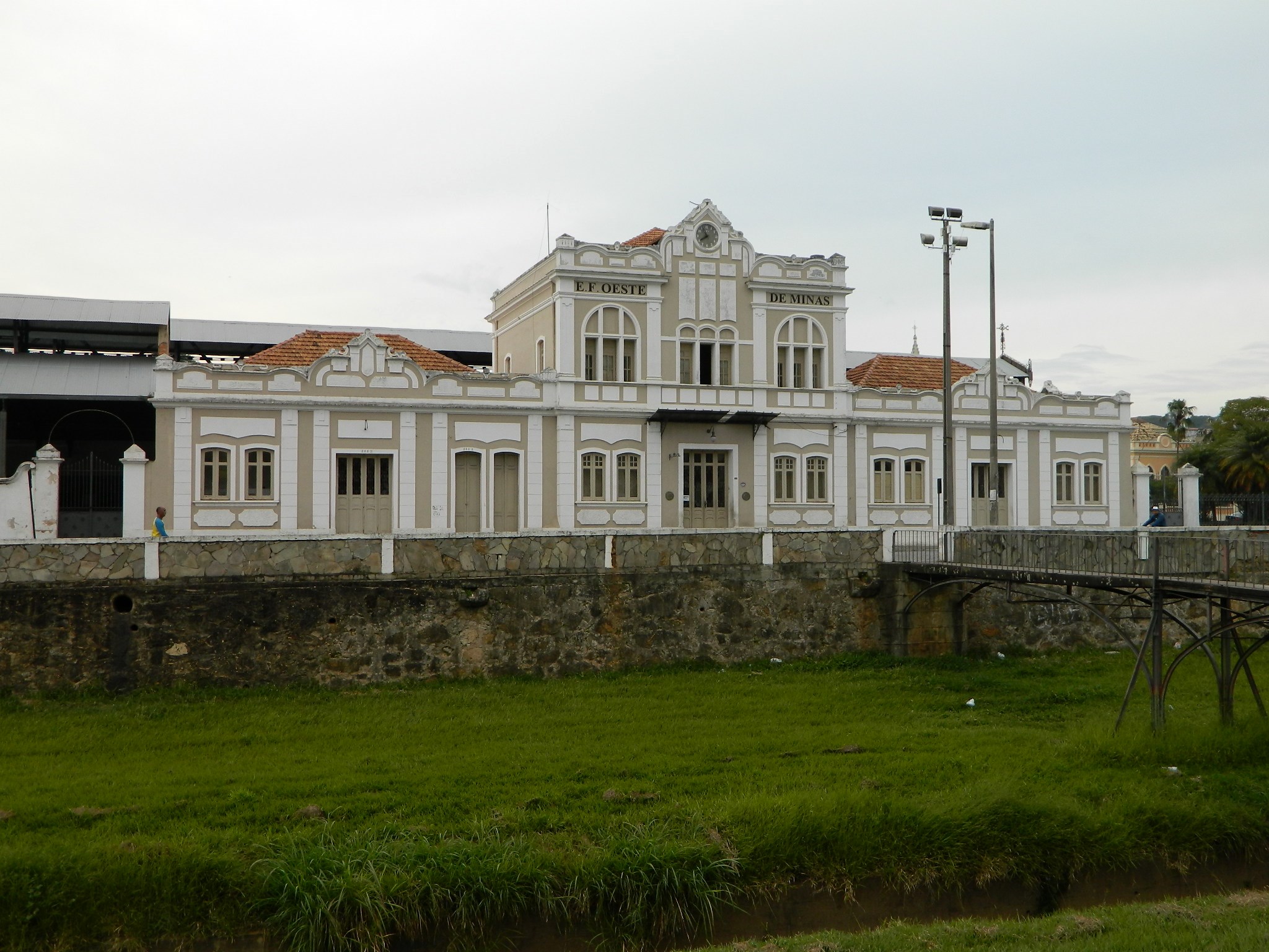 Estacao Ferroviaria de SJDR Foto Sylvio Bazote Flickr