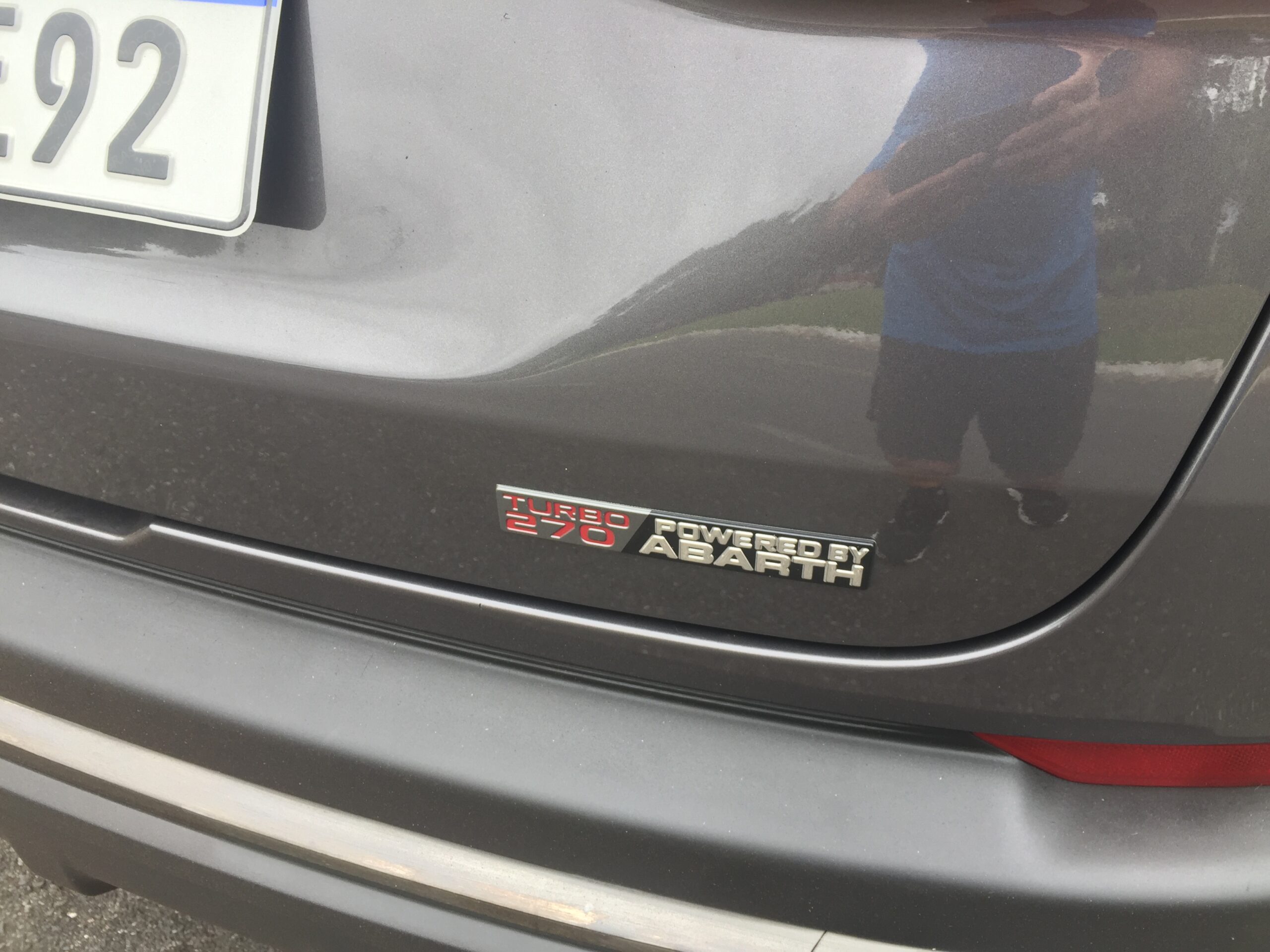 Fastback Limited Edition by Abarth 2023, confira o teste e avaliação 6 abarth trazeira scaled