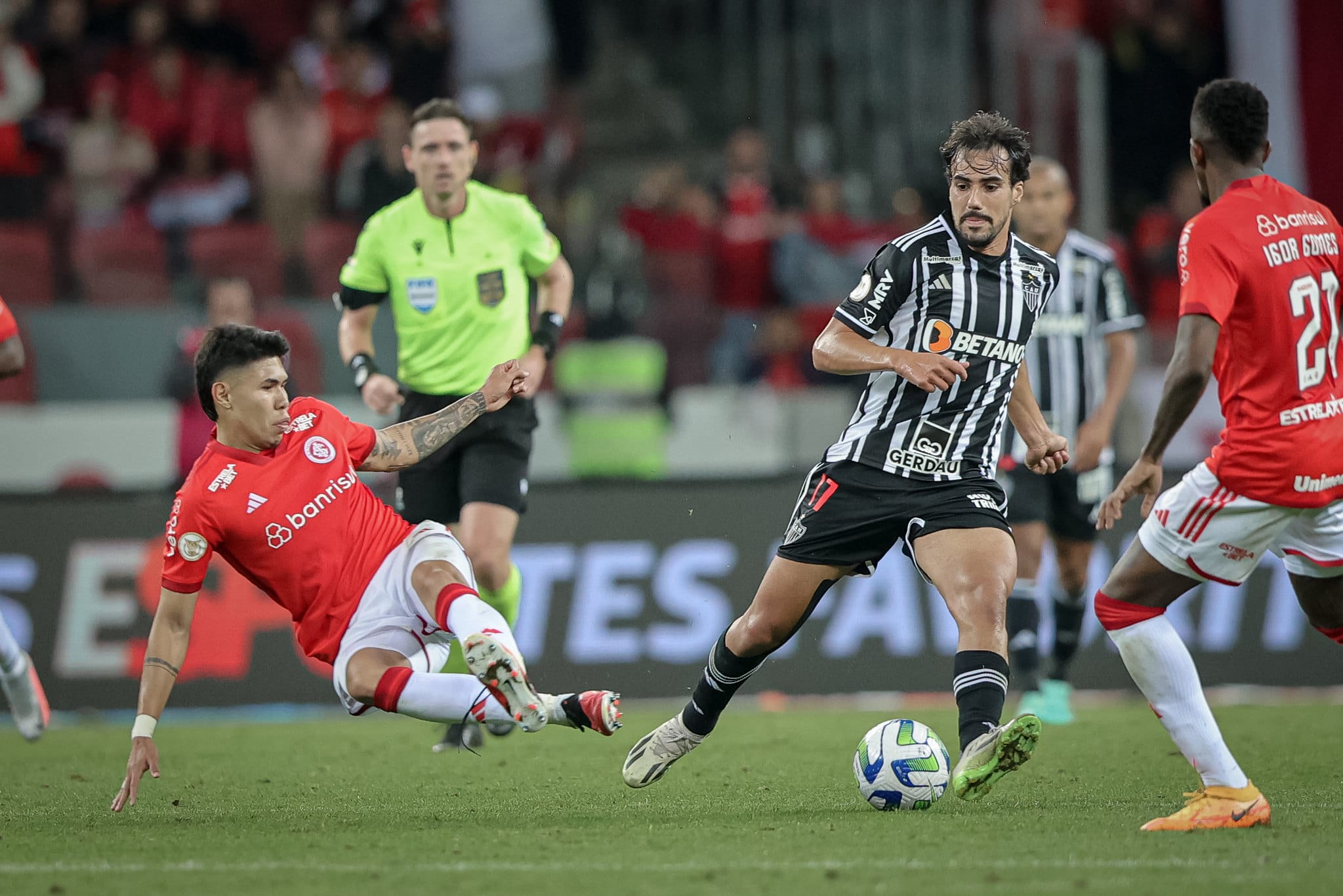Com a entrada de Igor Gomes o Galo ganhou poder ofensivo. Balcao News