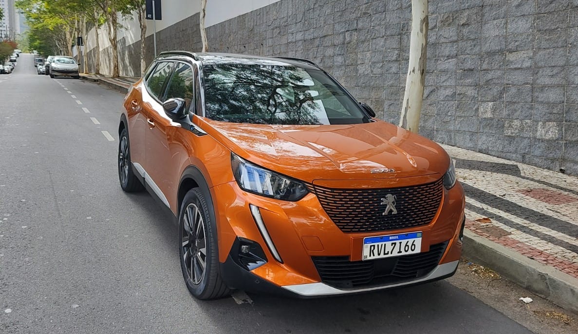 Peugeot e 2008 GT. Balcao News 02