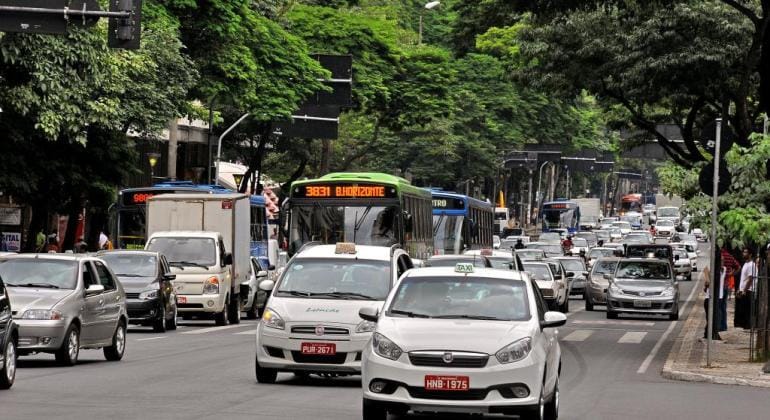 Taxistas BH exame toxicologico 19 12 23 Balcao News Divulgaca PBH