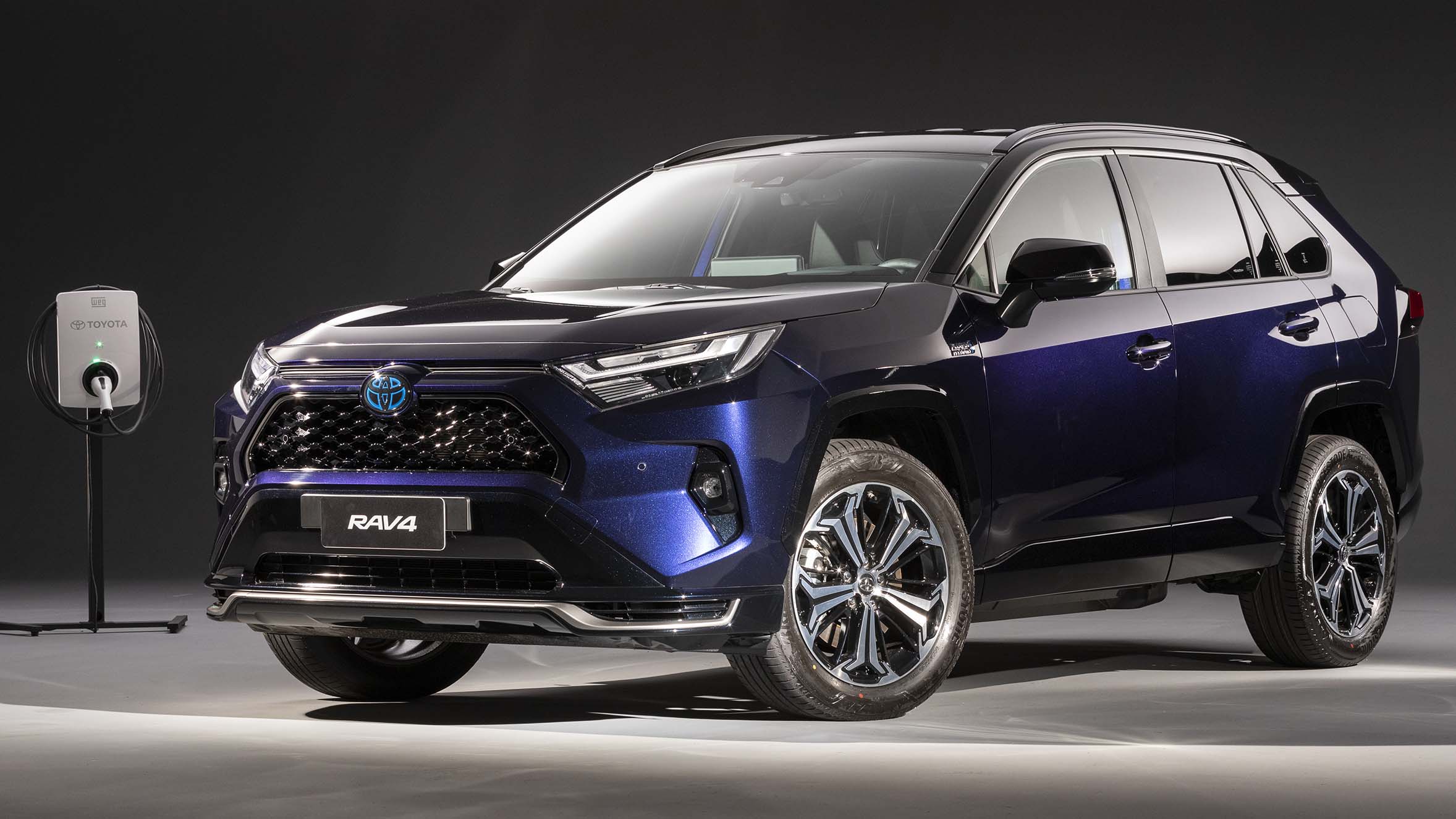 Toyota RAV4 Plug In Hybrid. Balcao News 01