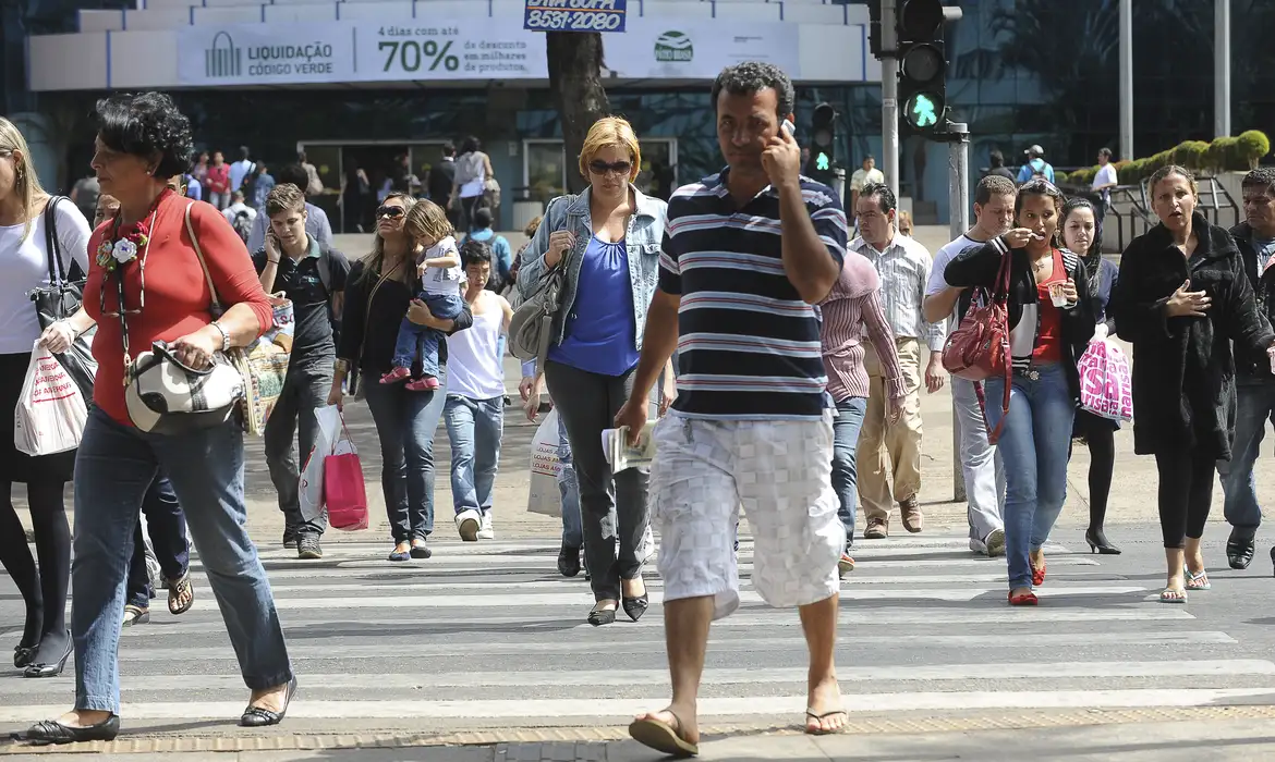 Desemprego recua 71 28 6 24 Wilson Dias ABR Balcao News