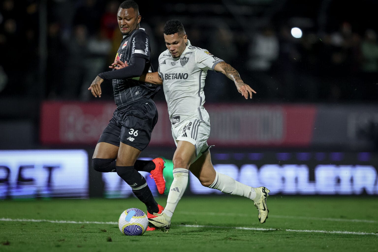 Paulinho marca o gol da virada do Galo Balcao News