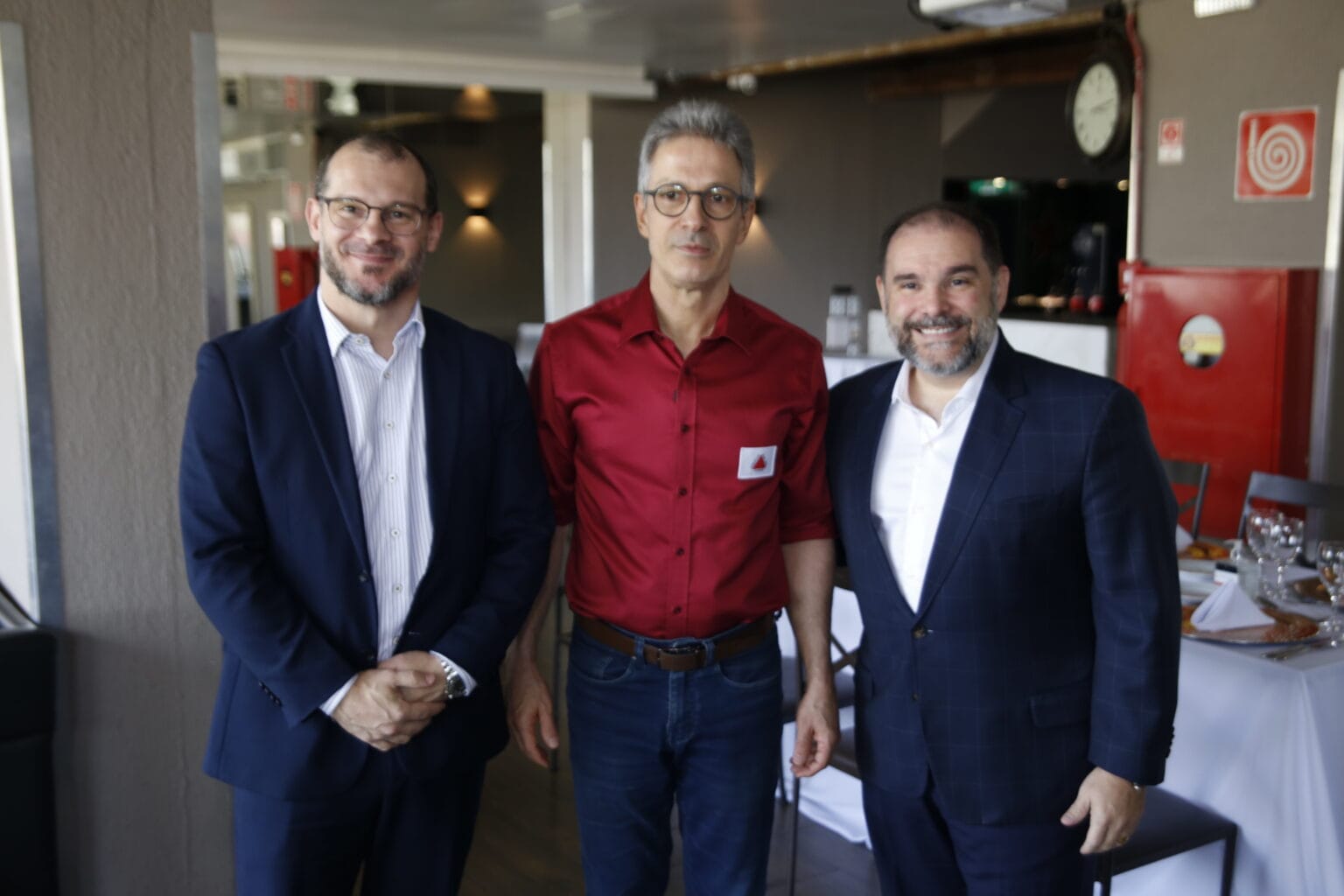 Romeu Zema com Antonio Bortolleto e Leonardo Bortolleto no Balcao News