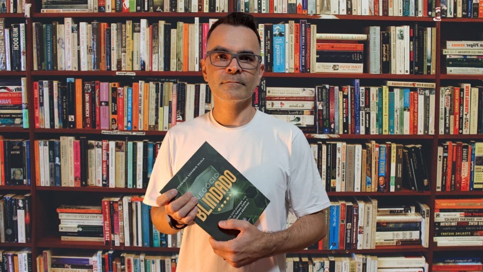 Escritor mineiro Henrique Vilela no Balcao News