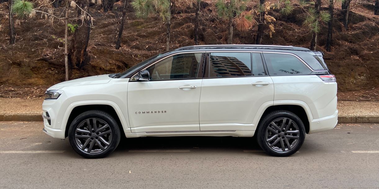 Jeep Commander Blackhawk Balcao News lateral