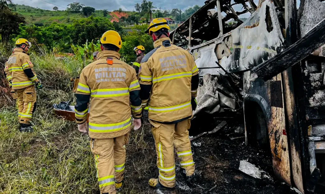 Acidente Teofilo Otoni Corpo de Bombeiros Militar Balcao News 22 12 24
