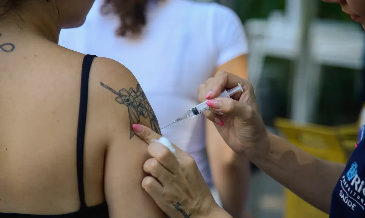 Campanha Vacinacao Balcao News Tomaz Silva 29 1 25