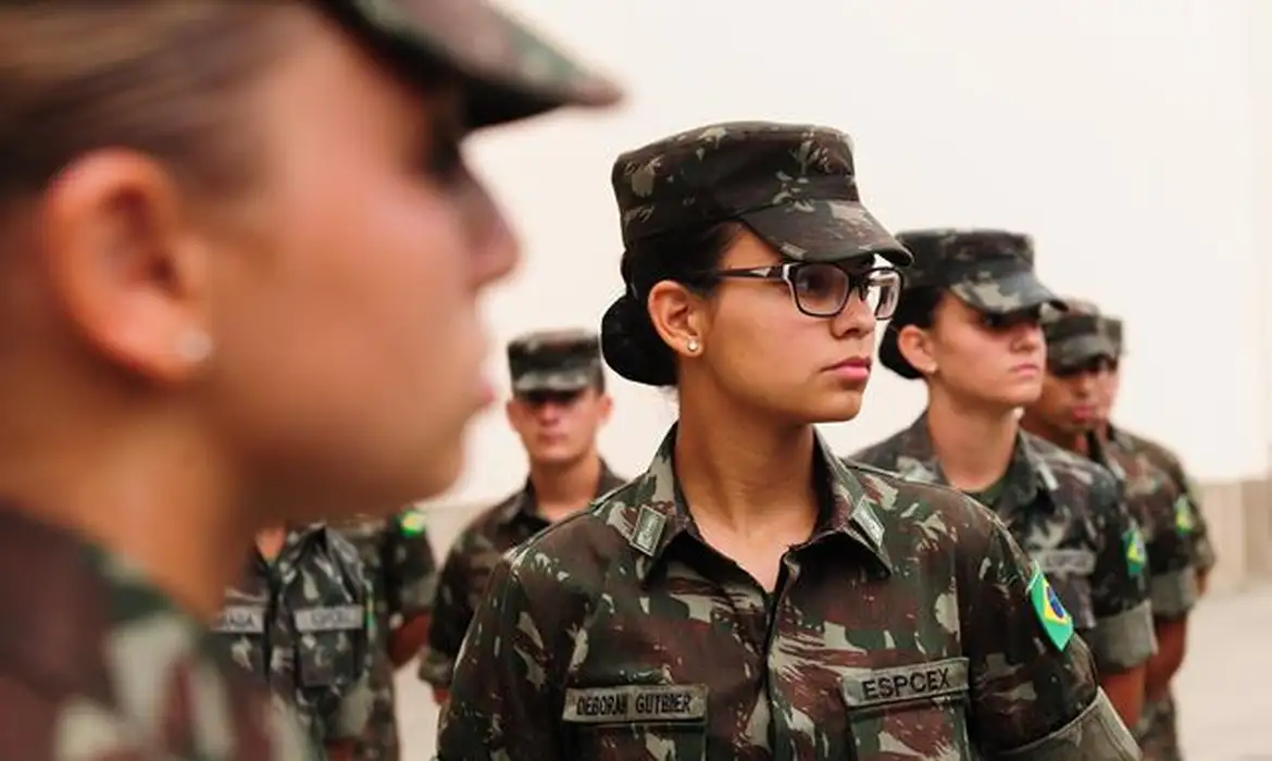 Mulheres alistamento militar 4 1 15 Balcao News Divulgacao Exercito Br