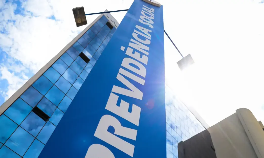 Teto do INSS sobe para R 8.15700 Marcello Casal Balcao News 12 1 25