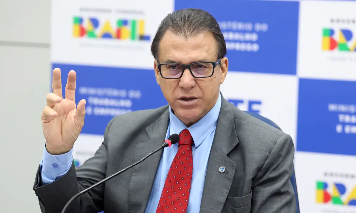 Brasil registra mais de 71 novos empregos com carteira assinada Valter Campanato Balcao News 1 5 25