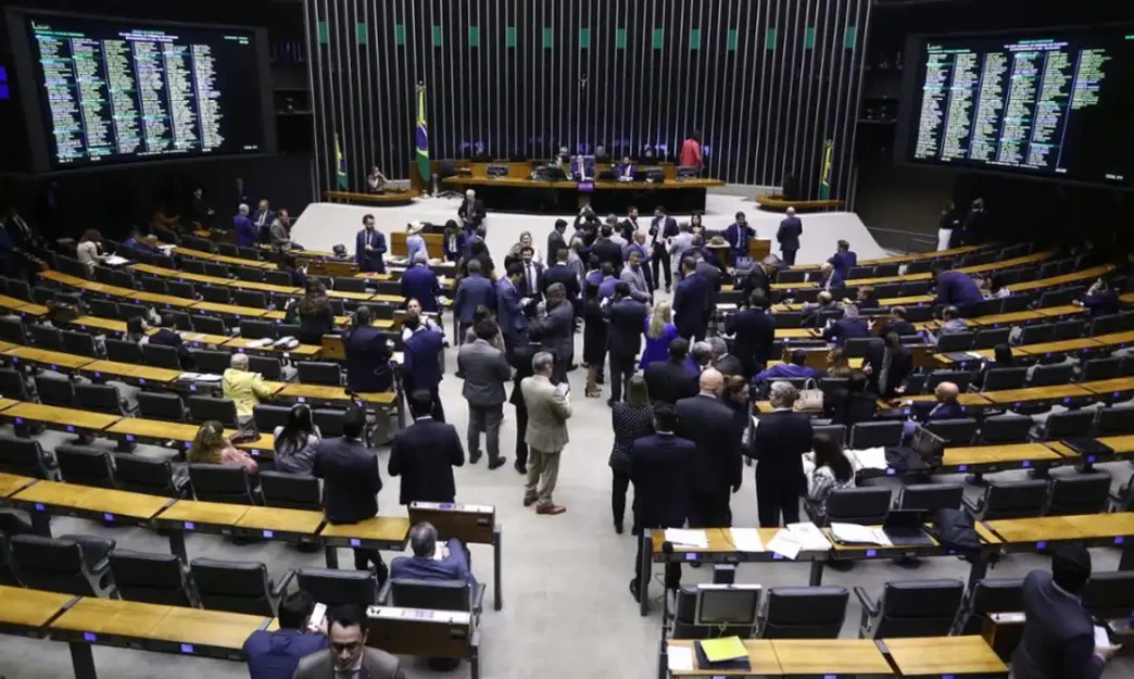 Camara aprova aumento numero deputados Vinicius Loures 7 5 25 Balcao news