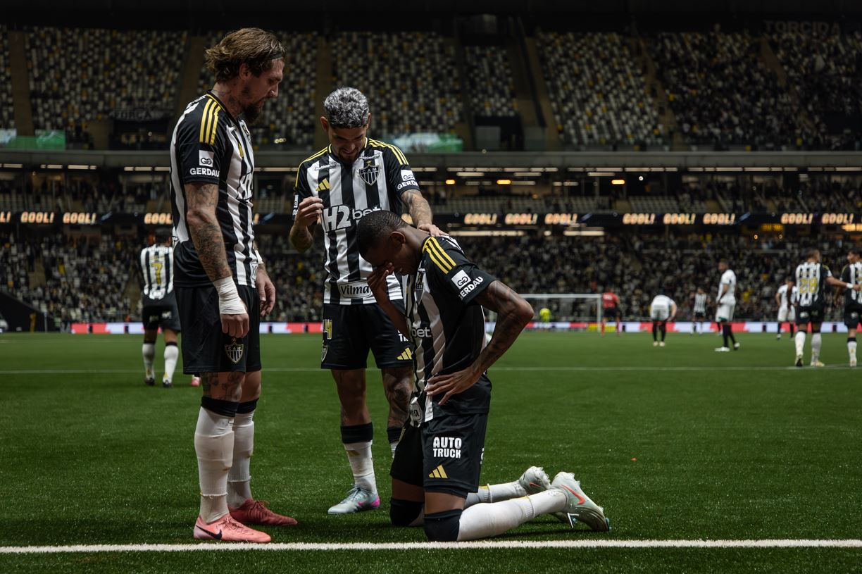 Patrick chora apos o seu gol