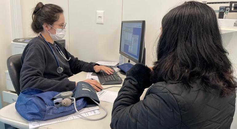 Postos abertos PBH gripe 17 5 25 Balcao News Aline Resende