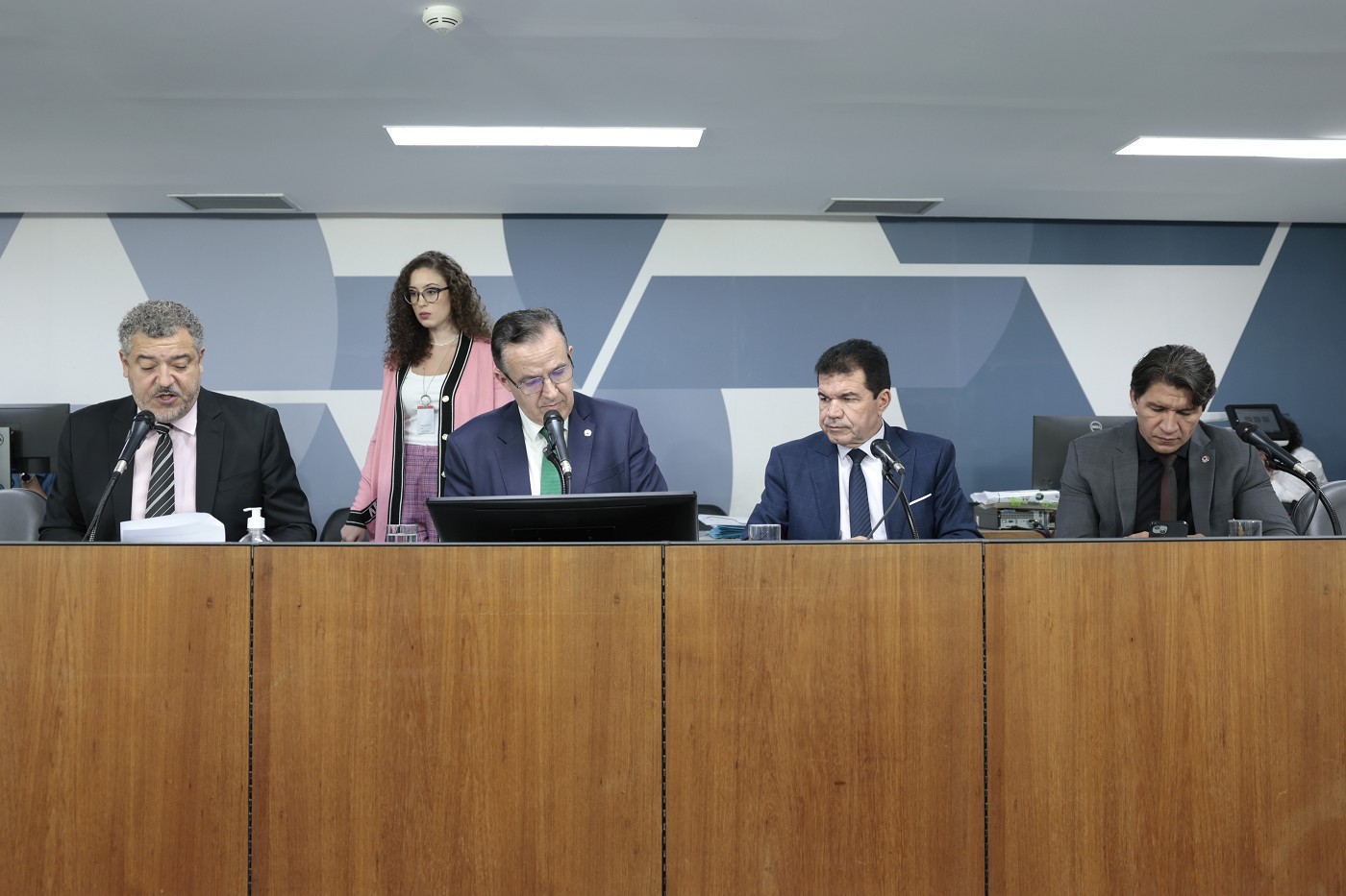 Almg aprova parecer por torcida em pe nos estadios 12 6 25 Balcao News