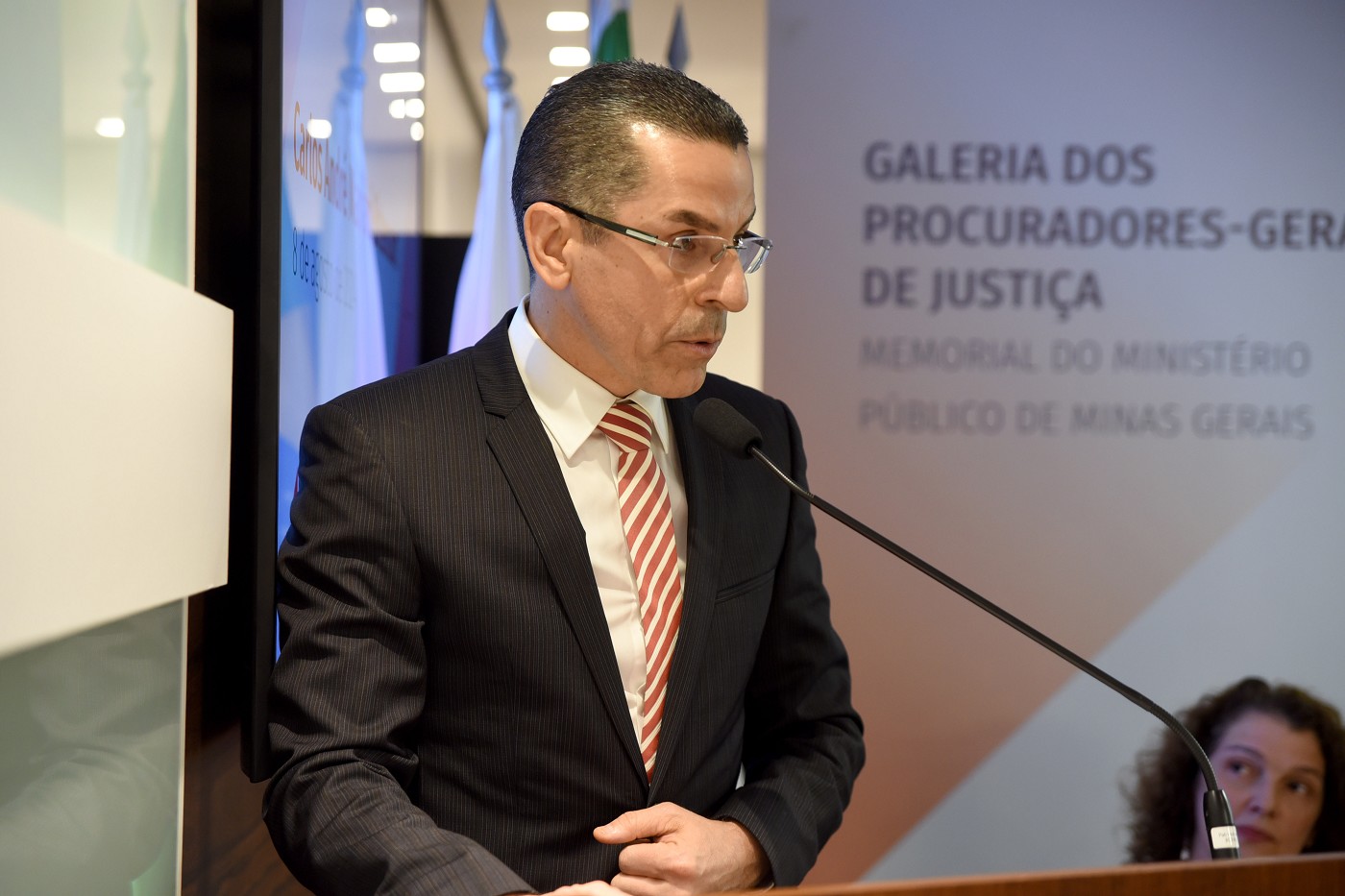 Almg aprova residencia para gradudandos Elisabete Guimaraes Balcao News 3 6 25