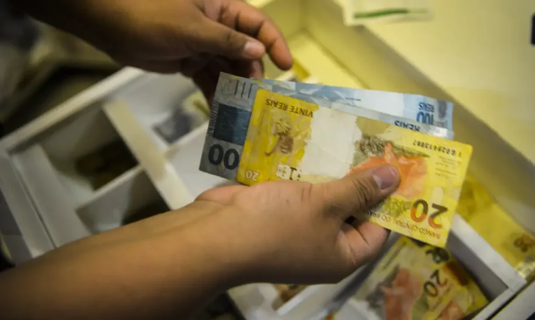 Inflacao salario minimo Marcello Casal 15 12 24 Balcao News