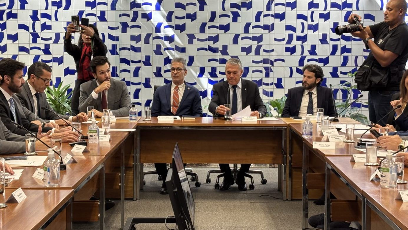 Zema reune bancada em Brasilia