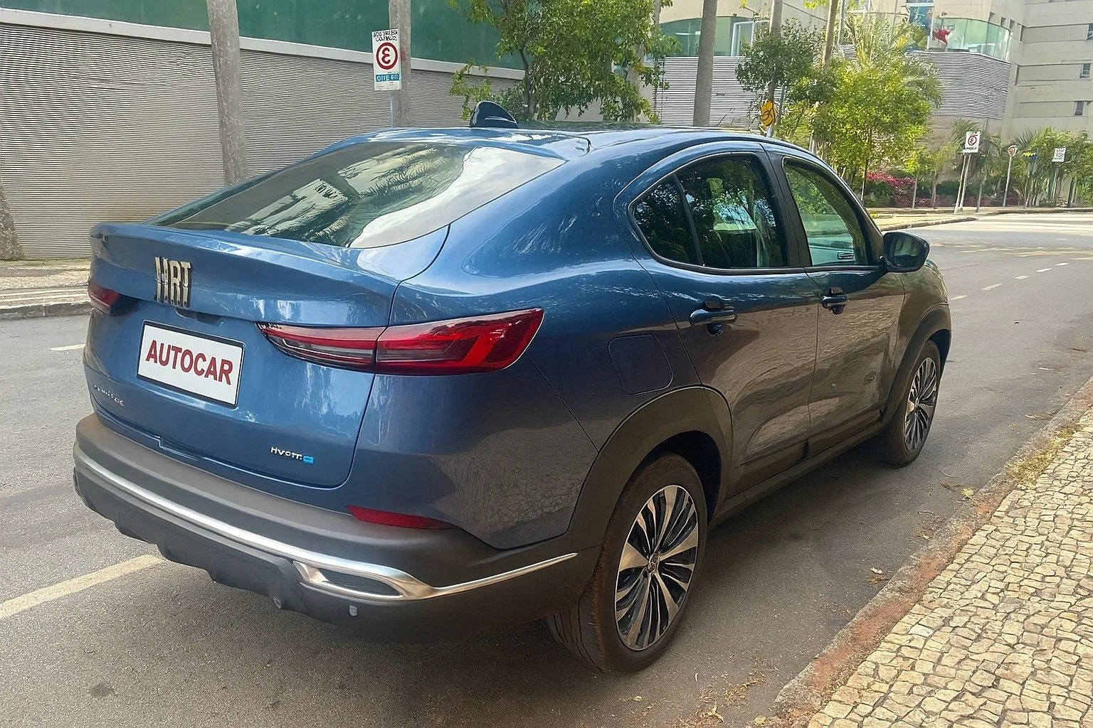 Fastback Hybrid 2025 05