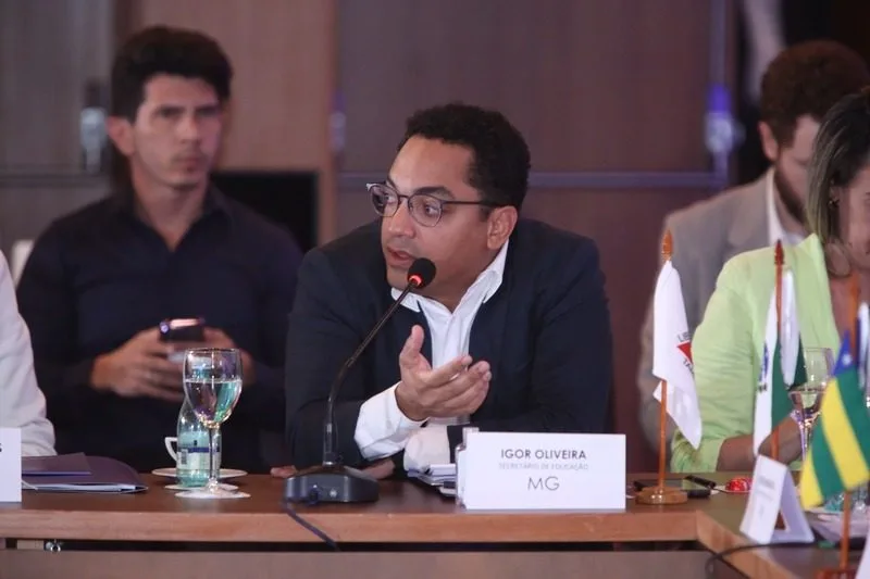 Igor Alvarenga deixa secretaria da Educacao de MG Paulo Negreiros 27 7 25 Balcao News