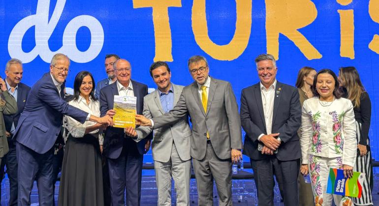 Alvaro Damiao na abertura do Salao Nacional do Turismo 22 8 25 Divulgacao Balcao News