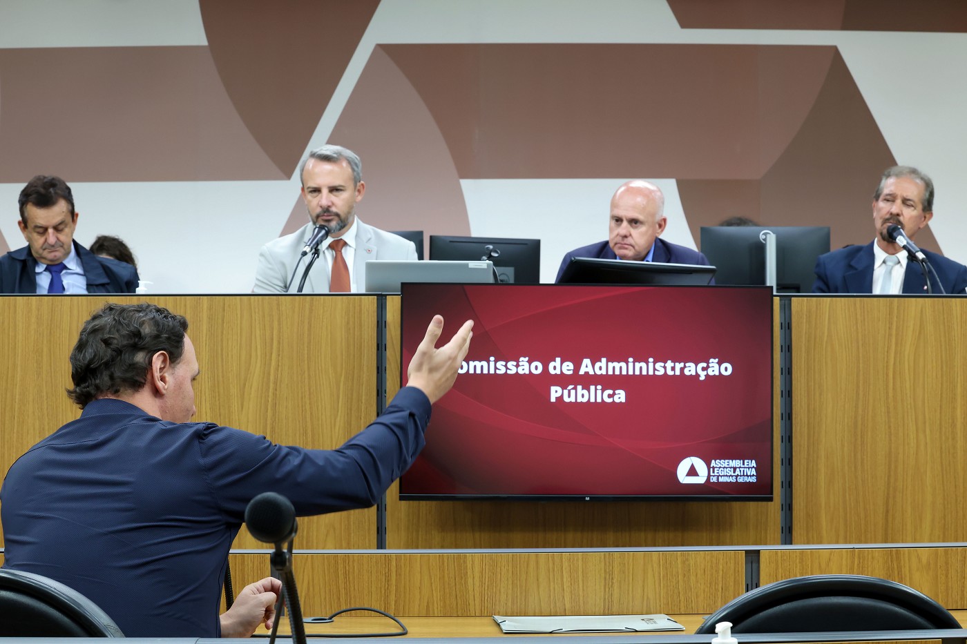 Prefeitos cobram da Almg providencias para evitar golpes William Dias Balcao News