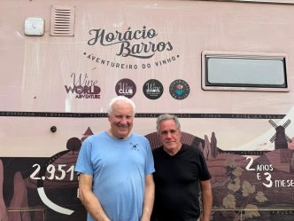 com Dr Carlos Arruma