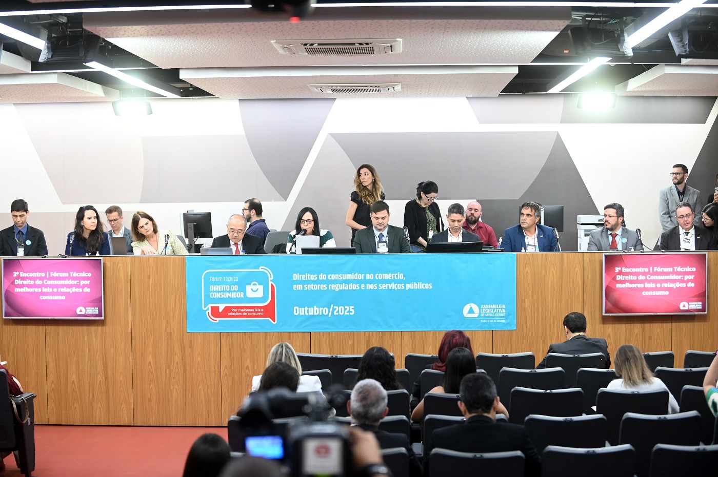 ALMG realiza Forum sobre Direito do Consumidor Ramon Bitencourt