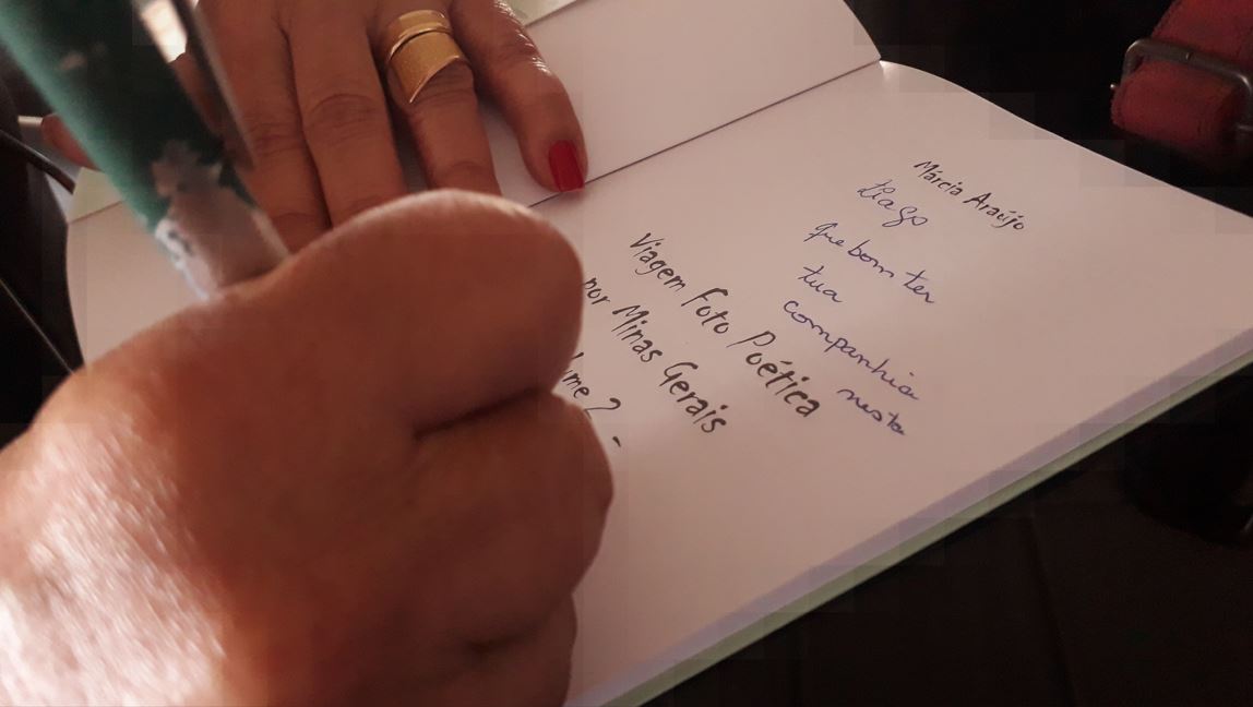 Autografo e dedicatoria