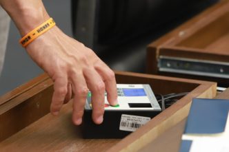 CMBH aprova reaproveitamento de material didatico Denis Dias Balcao News