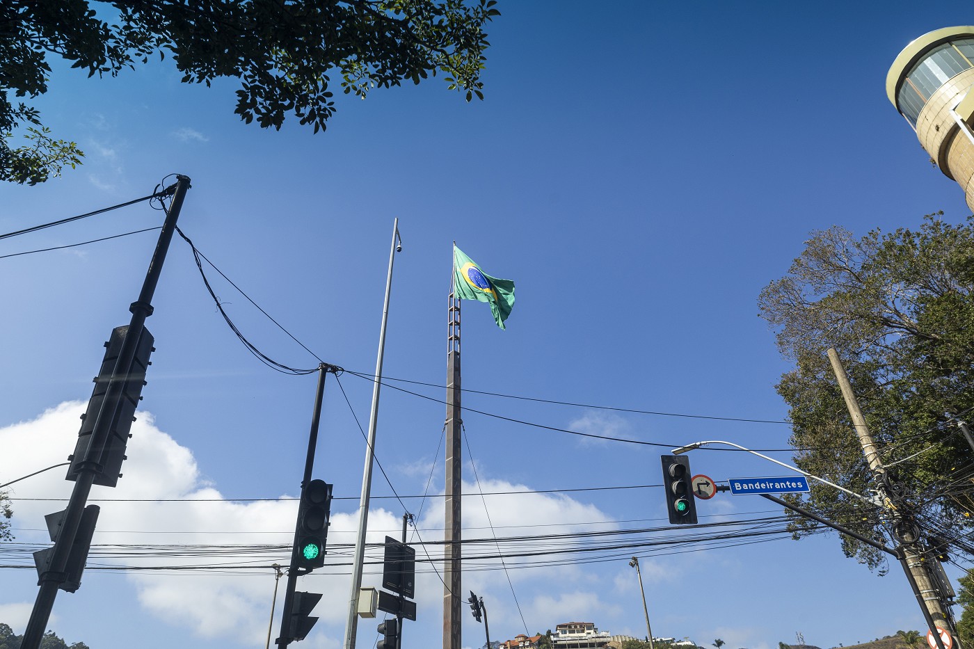 Semaforos inteligentes Luiz Santana Balcao News