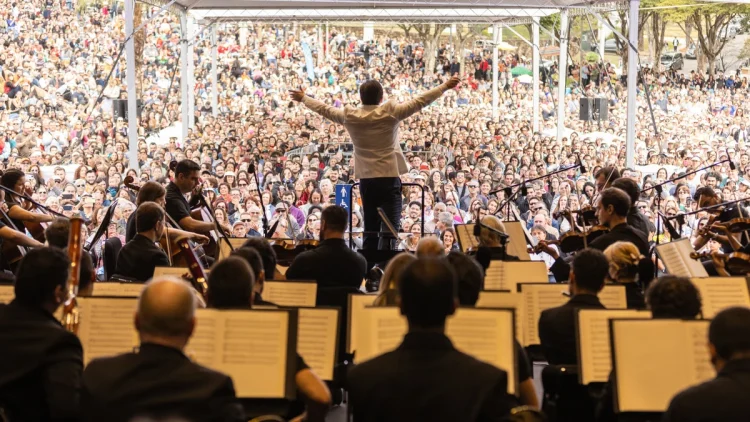 Filarmonica de Minas Gerais Filarmonica na Praca foto Rafael Motta 1 1 1