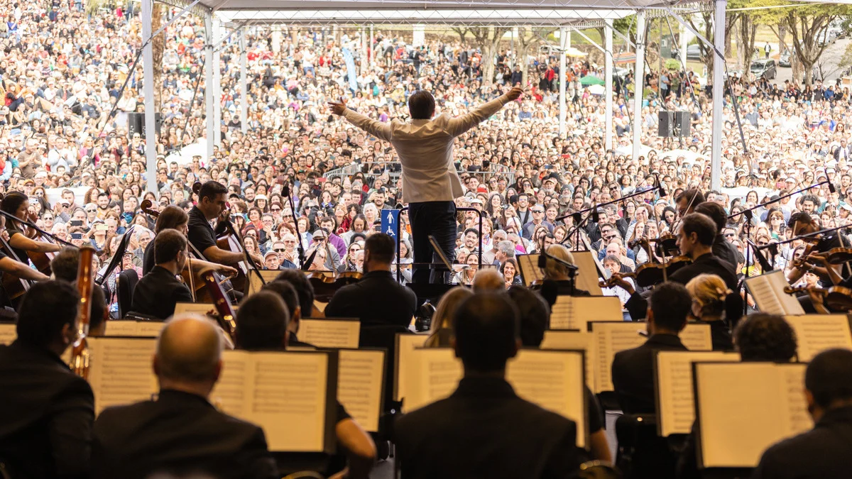 Filarmonica de Minas Gerais Filarmonica na Praca foto Rafael Motta 1 1 1