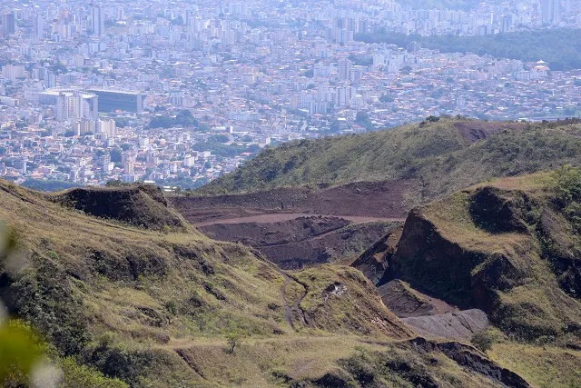 Justiça barra avanço de mina na Serra do Curral sem aval do Ibama