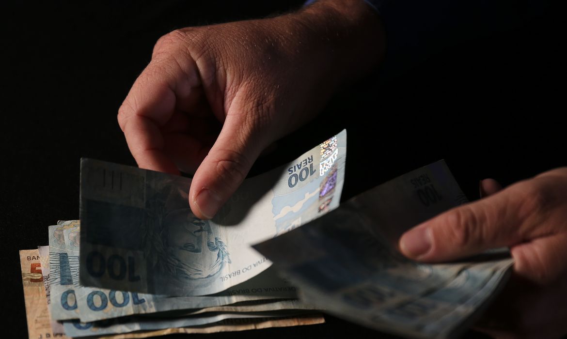Metade do ano é hora de revisar as finanças e recuperar metas de 2026