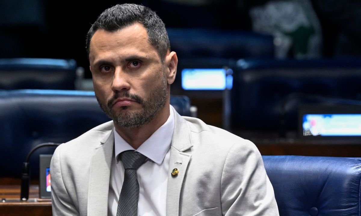 Cleitinho fica fora da corrida em MG