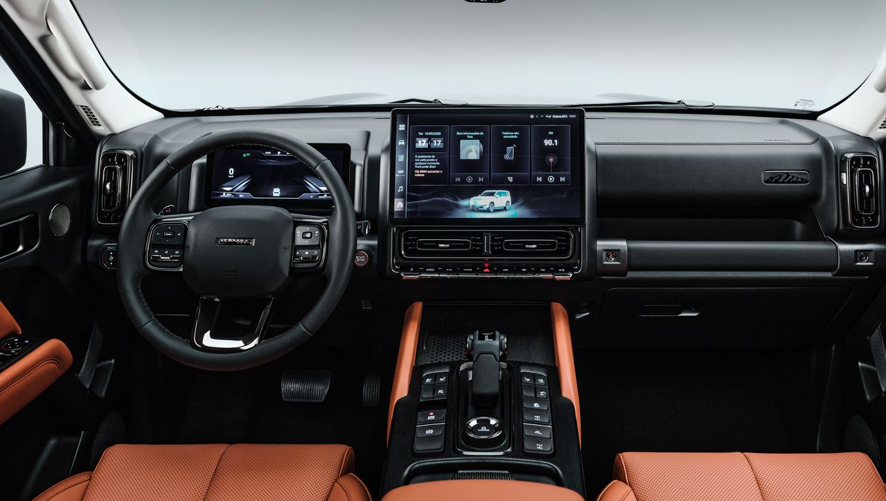 Painel do Haval H9 Selection com quadro de instrumentos digital, central multimídia de 14,6 polegadas e console central.