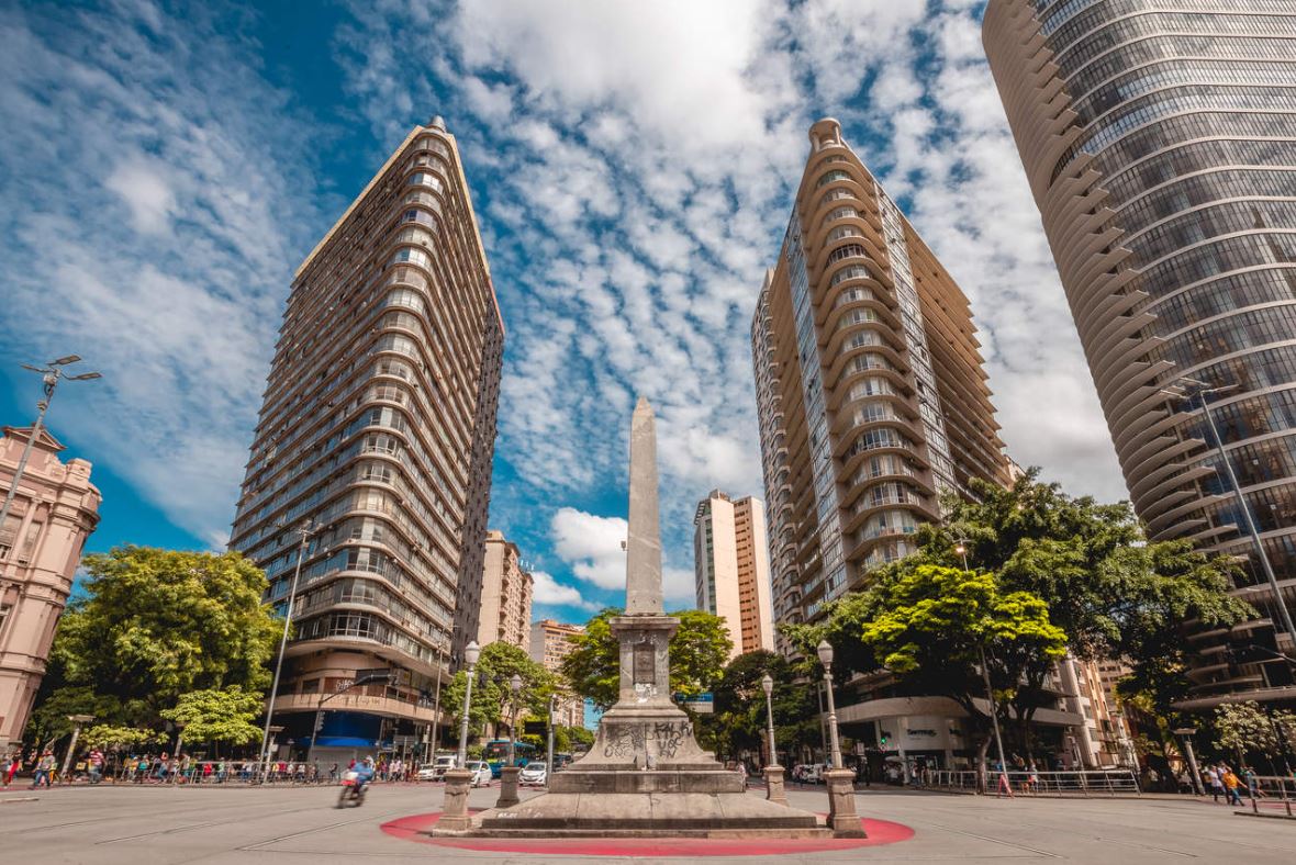 Conselho aprova proposta para instalação de painéis de LED na Praça Sete