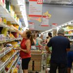 Consumo segue estável, mas cautela ainda predomina