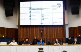 Seminário comunicação tatiana Francisca